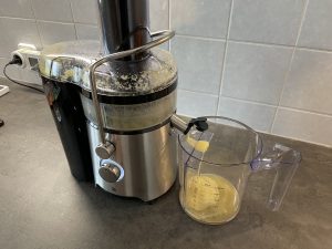 WMF Kult X Entsafter in Betrieb