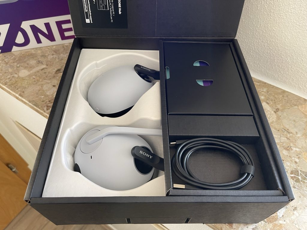 Das Sony INZONE H9 Gaming-Headset im Karton