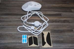 Die HyperX Pulsfire Haste Gaming-Maus mit Zubehör