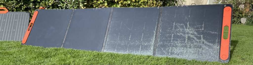 Die großen Panels der Jackery Powerstation 1000 Pro