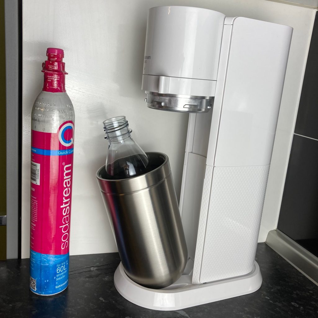 SodaStream Duo Flasche eingesetzt