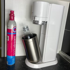 SodaStream Duo Flasche eingesetzt