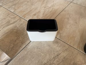 Der Behälter für die Selbstreinigung des Tineco Carpet One Spot Waschsaugers