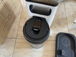 Der Frischwassertank des Tineco Carpet One Spot Waschsaugers