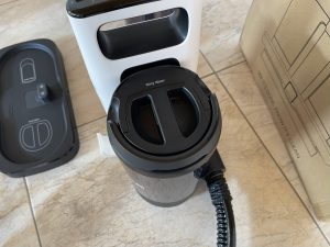 Der Schmutzwassertank des Tineco Carpet One Spot Waschsaugers