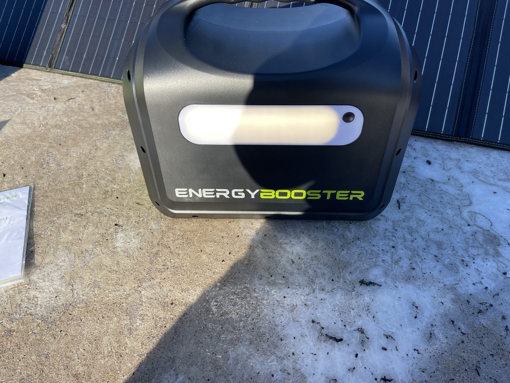 Energybooster Powerstation L LED-Lampe ein