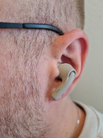 Tribit Flybuds C1 Pro im Ohr