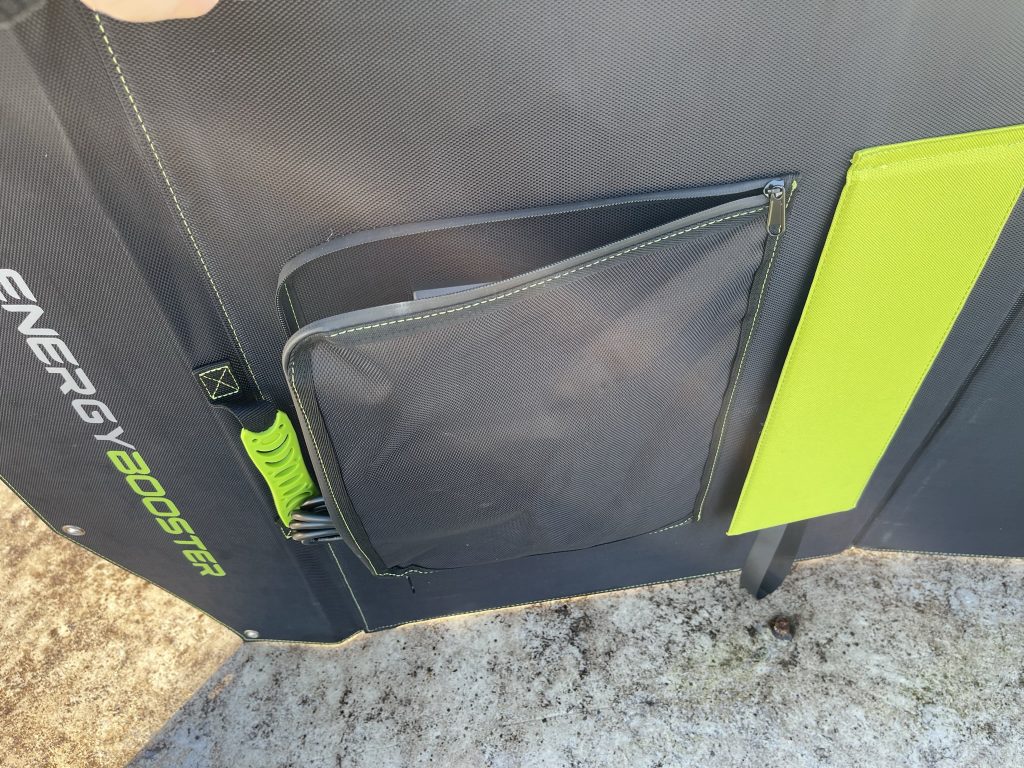 Energybooster Powerstation L Kabeltasche am Panel