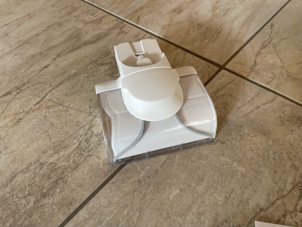 Die Bürste des Tineco Carpet One Spot Waschsaugers von oben