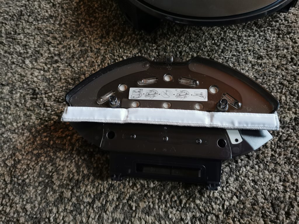 Botslab S8 Saugroboter Wassertank und Wischplatte