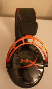 HyperX Cloud Alpha Wireless Gaming-Headset von der Seite