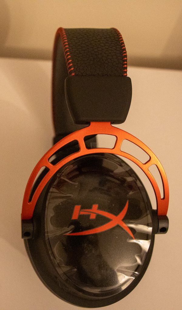 HyperX Cloud Alpha Wireless Gaming-Headset von der Seite