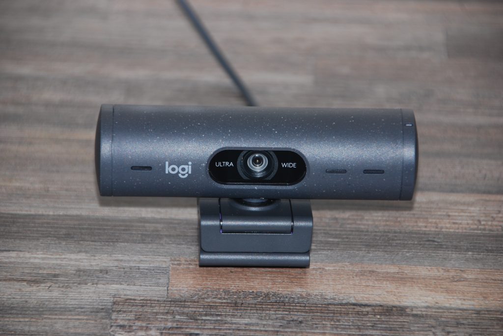 Logitech Brio 500 offen