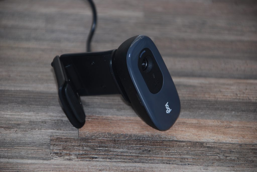 Logitech C270 liegend