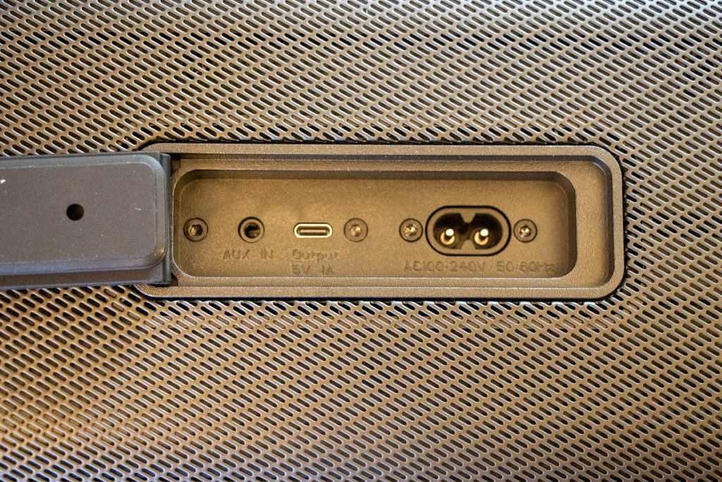 Tribit StormBox Blast Bluetooth-Lautsprecher Details Anschlüsse