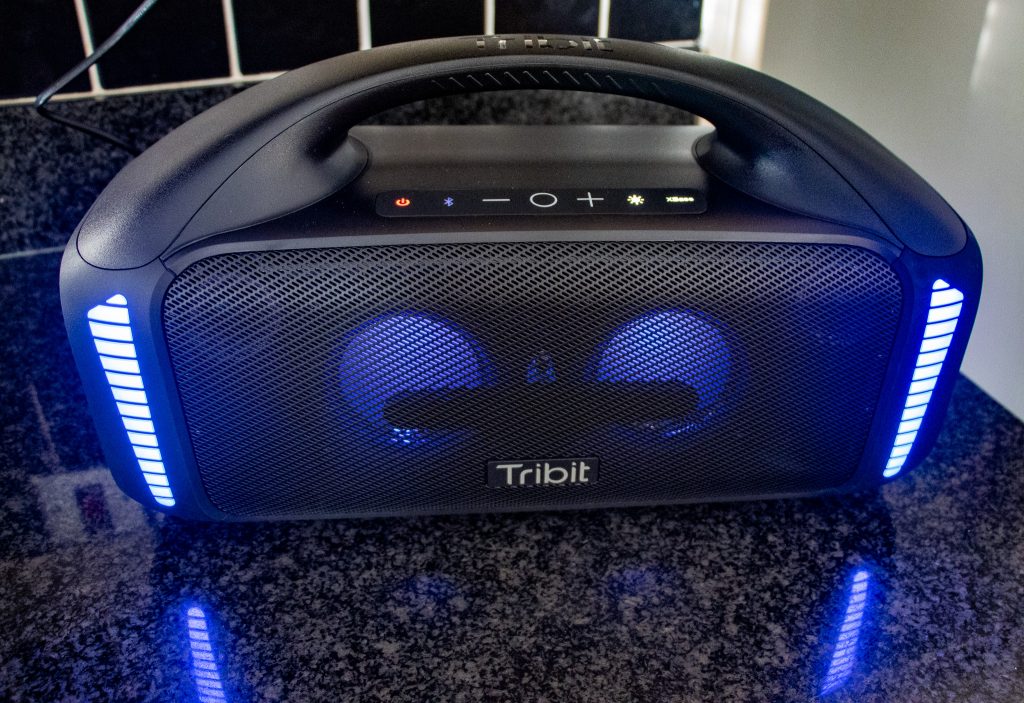 Tribit StormBox Blast Bluetooth-Lautsprecher Inbetriebnahme