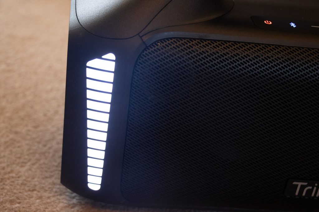 Tribit StormBox Blast Bluetooth-Lautsprecher Leuchte links
