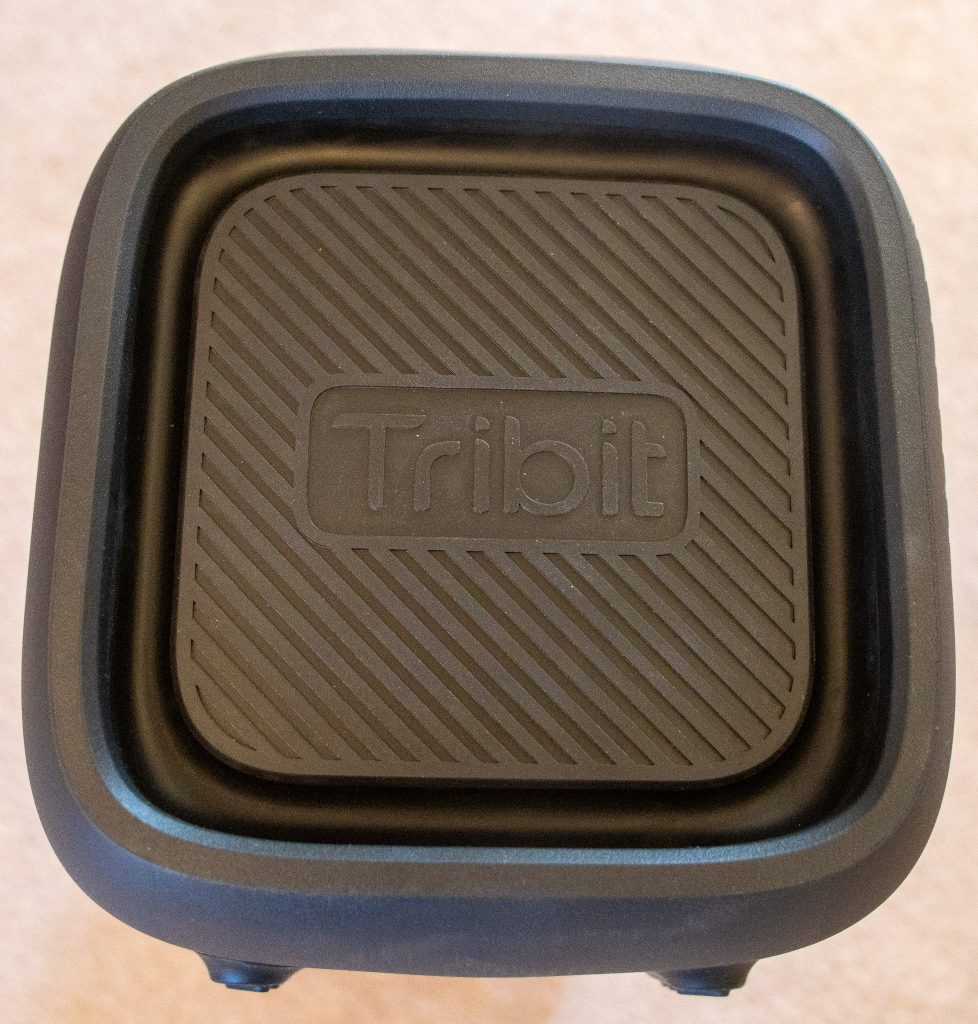 Tribit StormBox Blast Bluetooth-Lautsprecher Untenansicht