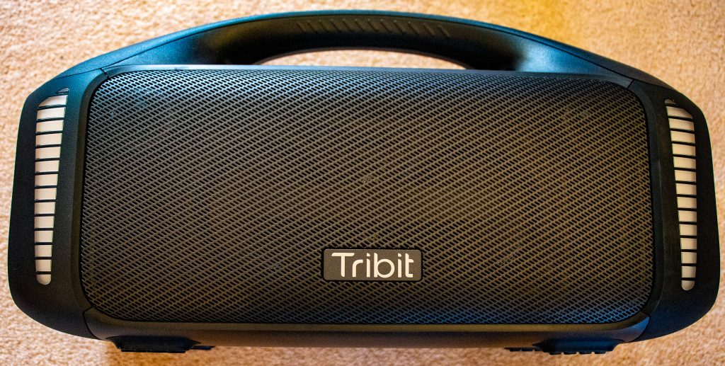 Tribit StormBox Blast Bluetooth-Lautsprecher Vorderansicht von oben