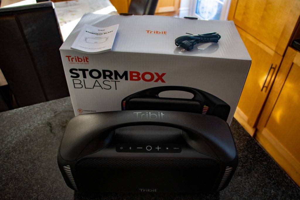 Tribit StormBox Blast Bluetooth-Lautsprecher mit Verpackung