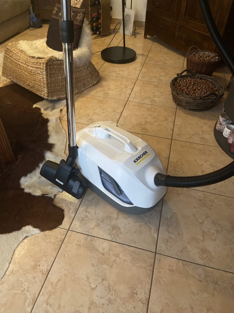 Kärcher DS6 Premium Staubsauger fertig zusammengebaut