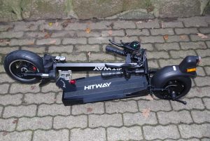 Hitway H5 Elektro-Scooter zusammengeklappt