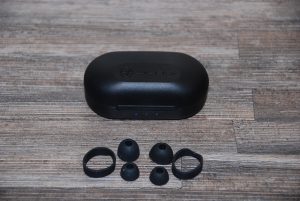 Jlab JBuds Air Pro mit Zubehör