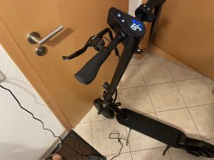 Trittbrett Kalle Elektro-Scooter Display ein