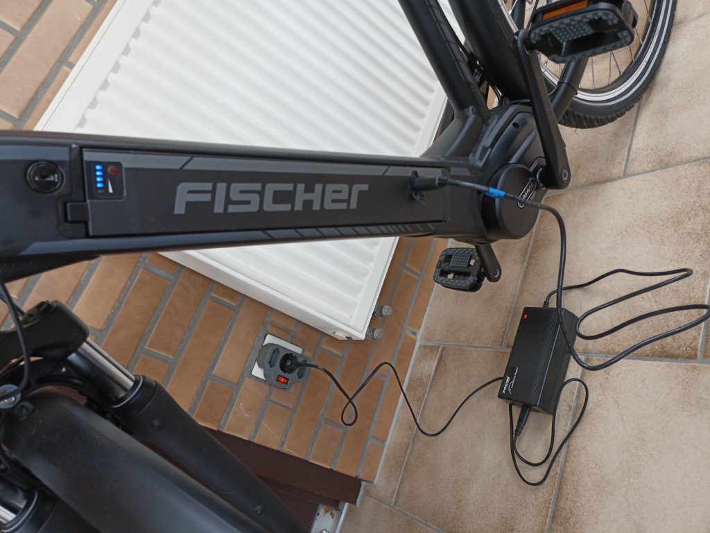 FISCHER E-Bike City CITA 4.1i Aufladen Akku