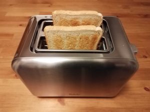 Fakir Calypso Toaster mit fertigem Toast
