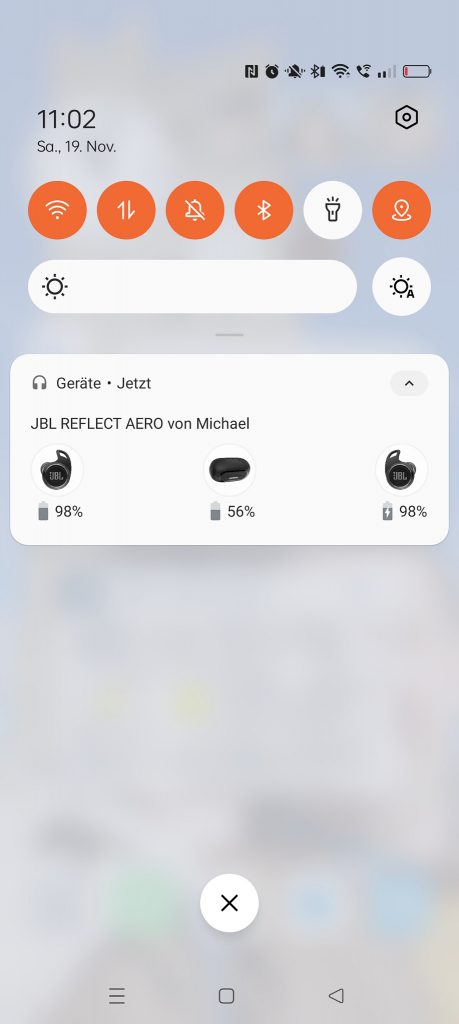 JBL Reflect Aero In-Ear-Kopfhörer Ladestandanzeige