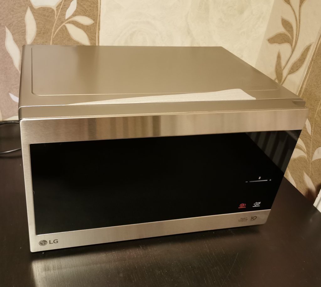LG Electronics NeoChef MS 2595 CIS Mikrowelle Frontansicht