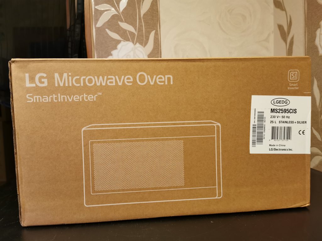 LG Electronics NeoChef MS 2595 CIS Mikrowelle Verpackung