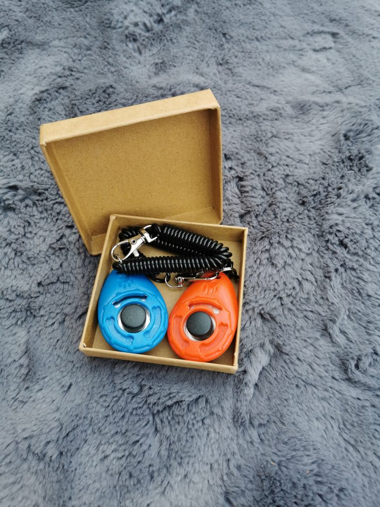 Oyefly-Clicker in Schachtel