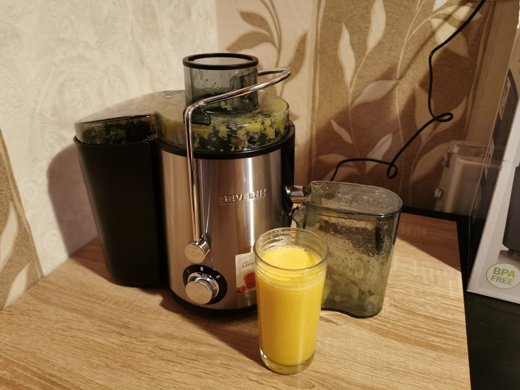 Severin Entsafter ES 3566 Orangensaft im Glas
