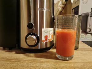 Severin Entsafter ES 3566 Tomatensaft im Glas