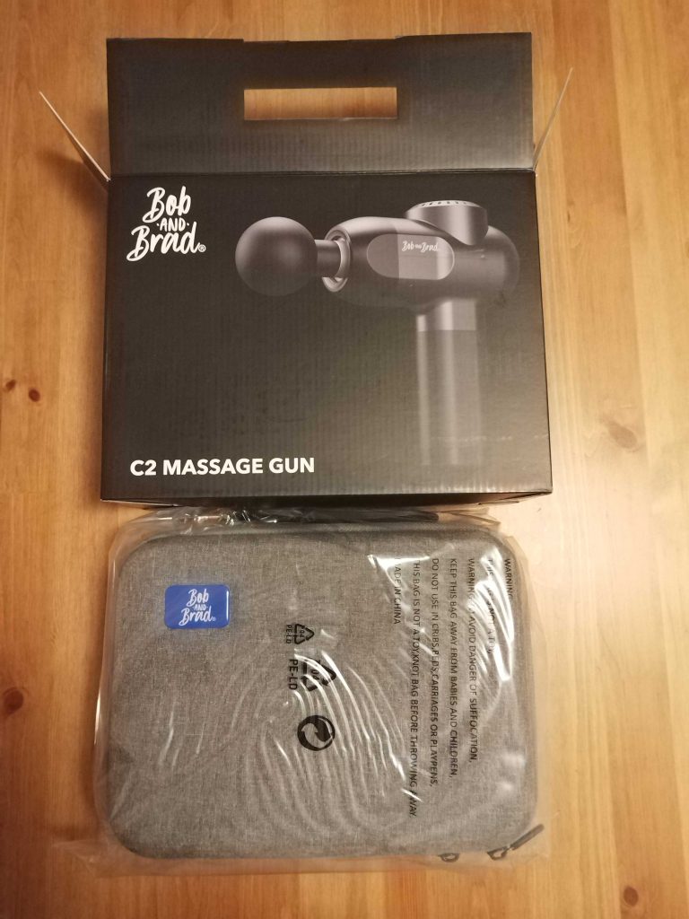 Verpackung und Aufbewahrungstasche der Bob and Brad Massagepistole C2