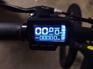 Display des Jeep MHR 7000 E-Bikes