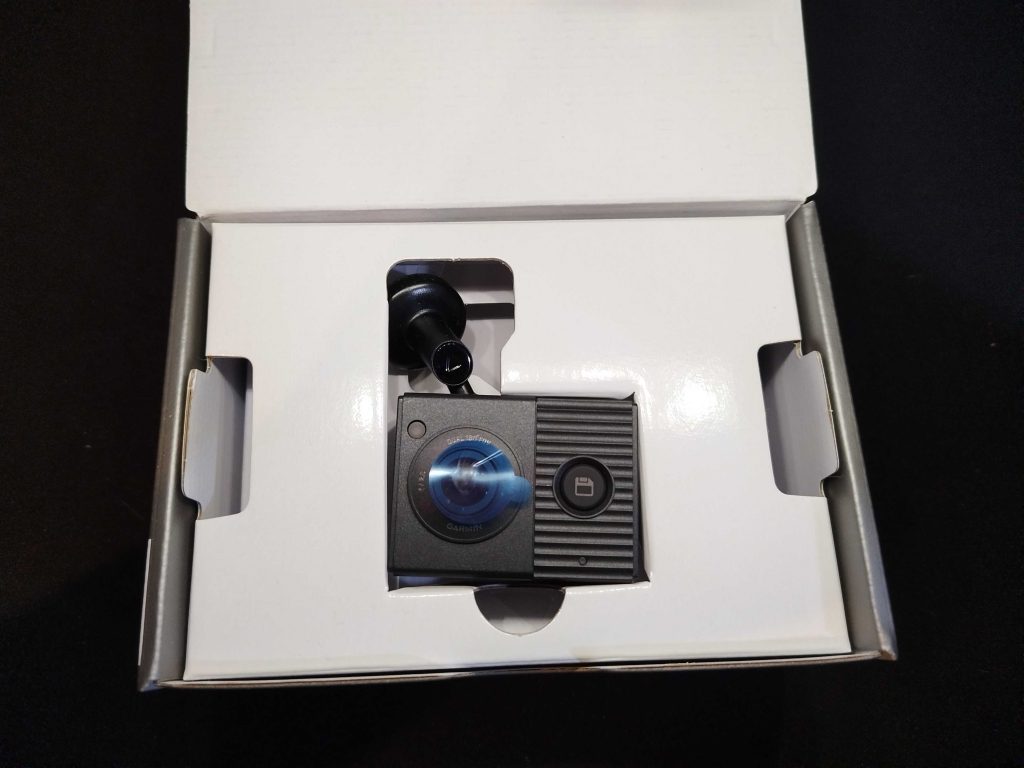 Garmin Tandem Dashcam in der Verpackung