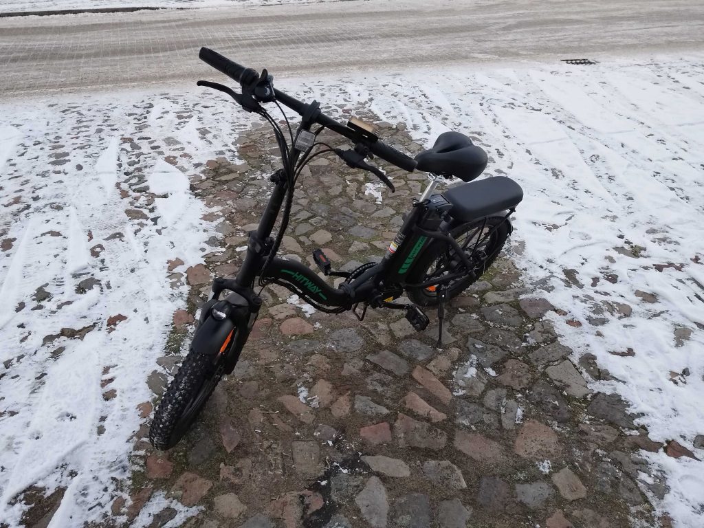 Hitway BK5 E-Bike Komplettansicht schräf von vorne