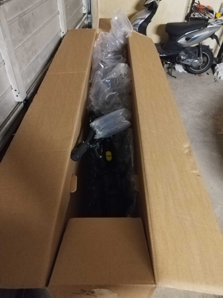 Jeep MHR 7000 E-Bike in der Verpackung