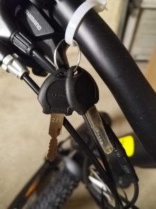 Schlüssel des Jeep MHR 7000 E-Bike (werksseitig am Lenker befestigt)