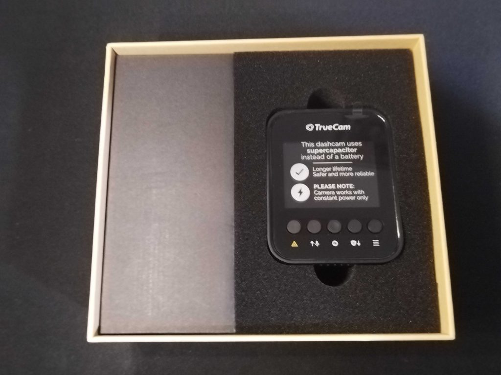 TrueCam H25 GPS 4K Dashcam in der Verpackung