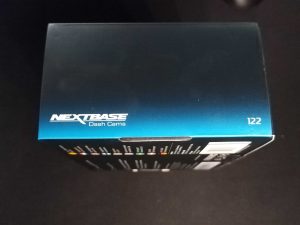 Verpackung der Nextbase 122 GW von der linken Seite