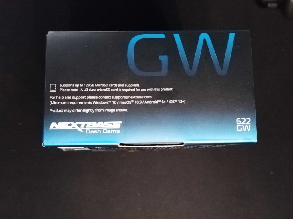 Verpackung der Nextbase 622 GW von der rechten Seite
