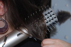 Shark FlexStyle Haartrockner Ovalbürste im Einsatz
