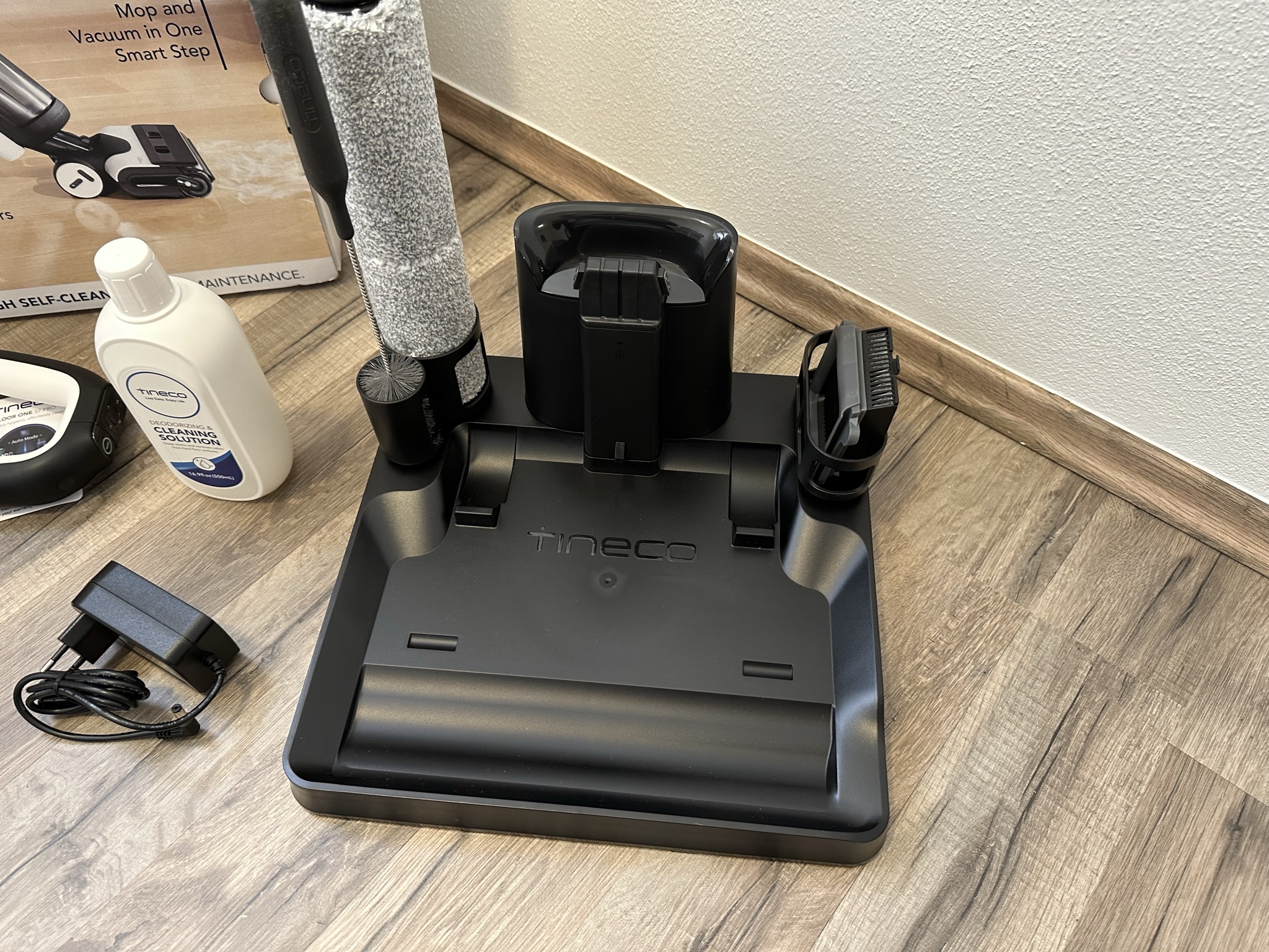 Tineco-Floor-ONE-S7-PRO-selbstreinungs-und-ladestation