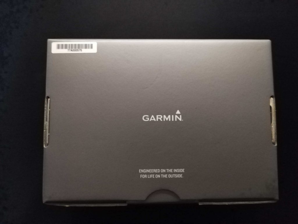 Garmin Dash Cam Live Verpackung von unten