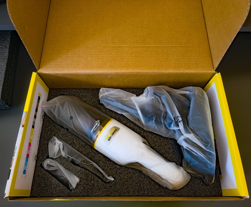 Kärcher CVH 2 Premium Handstaubsauger Lieferumfang in der Verpackung