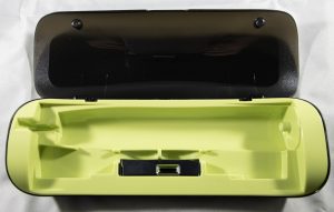 Tristan Auron TB9031B Elektrische Zahnbürste Reiseetui geöffnet